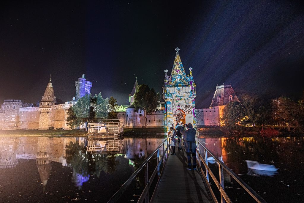 ZIEMASSVĒTKU VĪNE, BĀDENE, TERMAS UN GAISMAS PARKS!