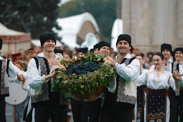 Saulainā Moldova: vīna un viesmīlības svētki!